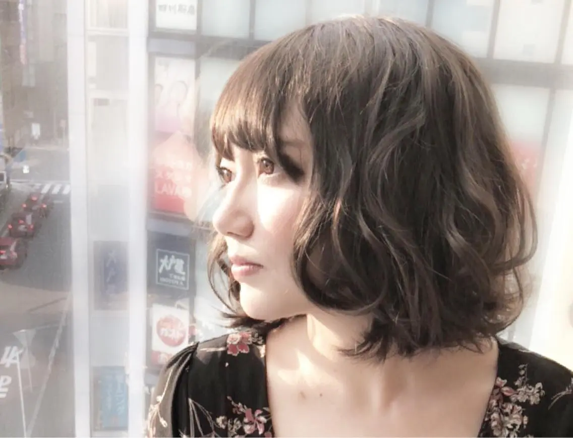 ミディアム カラー パーマ レイヤー/ウルフ ハイトーンhiroのヘアスタイル