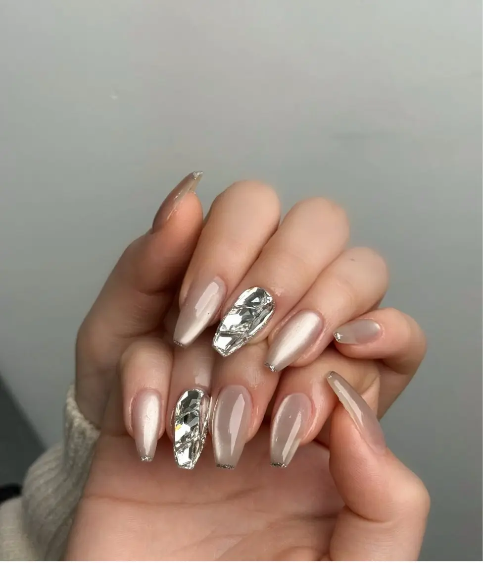 ❣️【大人気】❣️長さ出しチップ+マグネットかミラーかグラデーションいずれかとパーツor埋め尽くし2本【自爪6490】の写真
