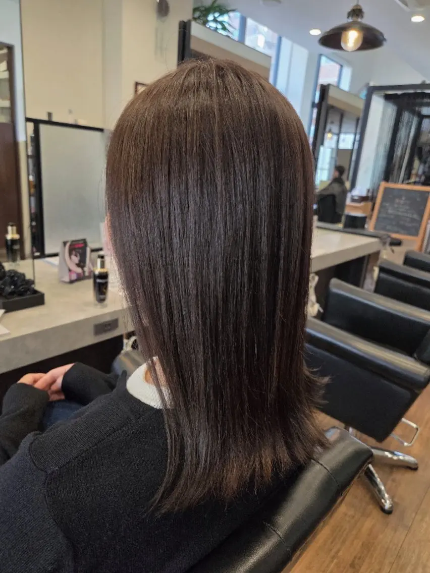 セミロング カラー カット ヘアカラー トリートメント 関口 友菜のヘアスタイル