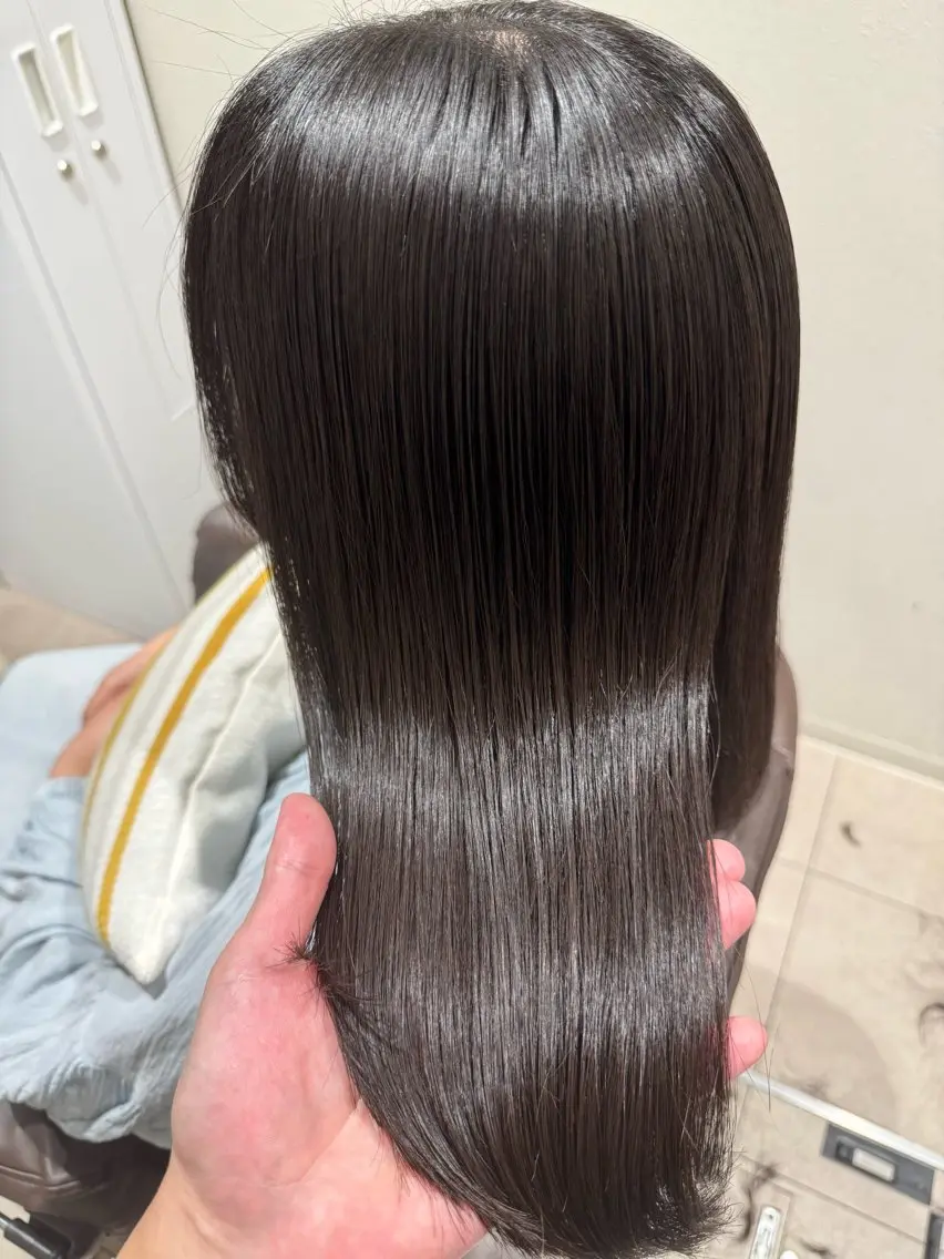 セミロング カラー ヘアカラー トリートメント 史上最高の艶感 『髪質改善』tomのヘアスタイル