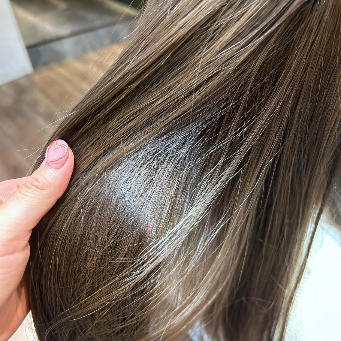 カラー ナチュラルレイヤー |艶髪|AYAKOのヘアスタイル