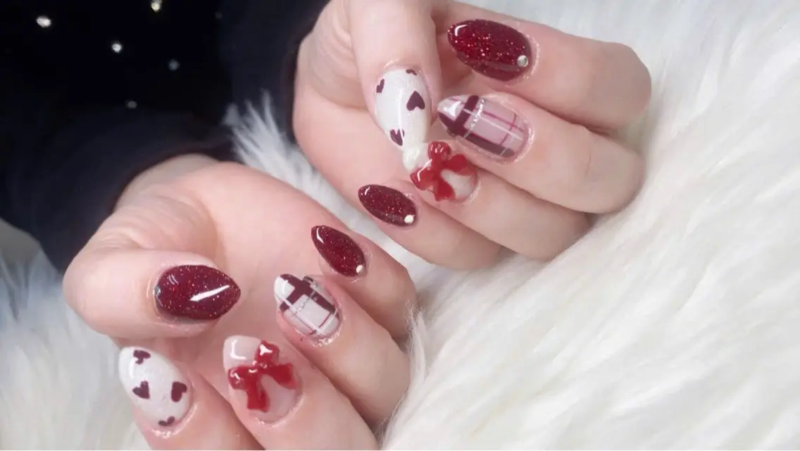 ネイル フレンチネイル グラデーション 韓国ネイル マグネットネイル ニュアンスネイル ハンドネイル ハンドケア Hara Nail 【持ち込みOK】のネイルデザイン