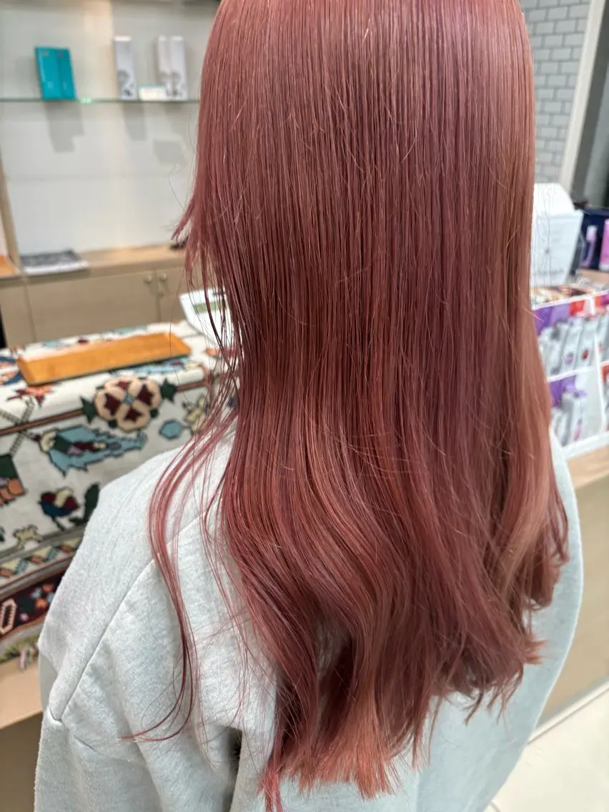 ロング カラー ベージュカラー ブリーチ ピンクカラー ピンクベージュ wakana 【ブリーチカラー】のヘアスタイル