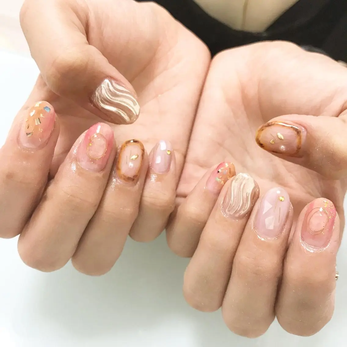 ネイル 板垣 綾乃のネイルデザイン