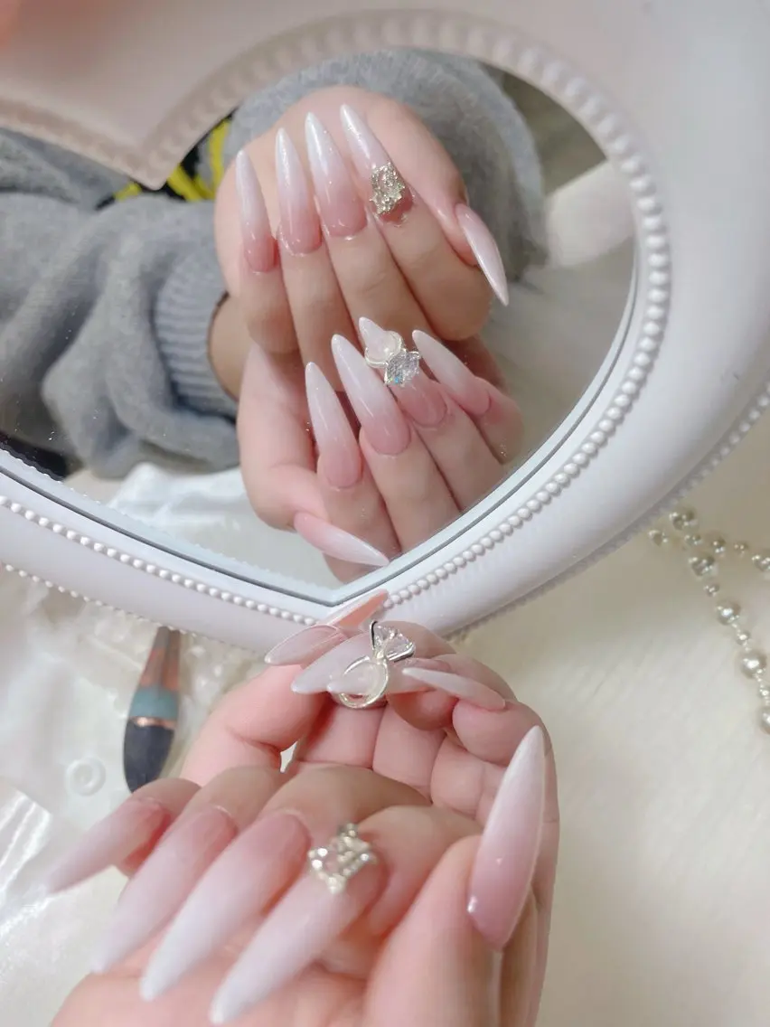 ネイル フレンチネイル ハート 韓国ネイル バレンタイン ワンホンネイル ハンドネイル Melody 3D/スカルプ専門店のネイルデザイン