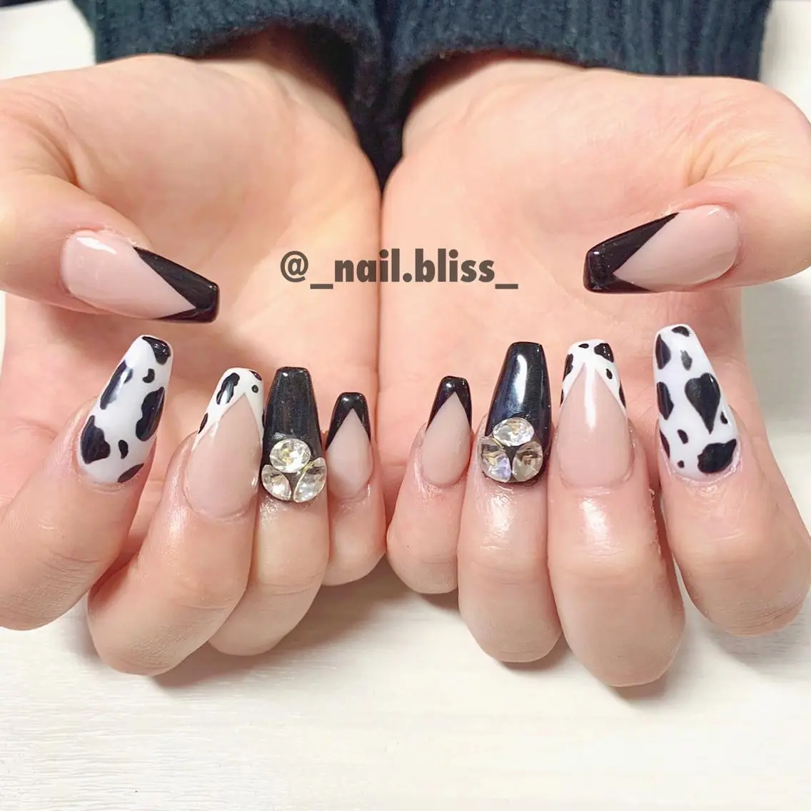 ネイル アニマル柄 フレンチネイル ハンドネイル NAIL BLISSのネイルデザイン