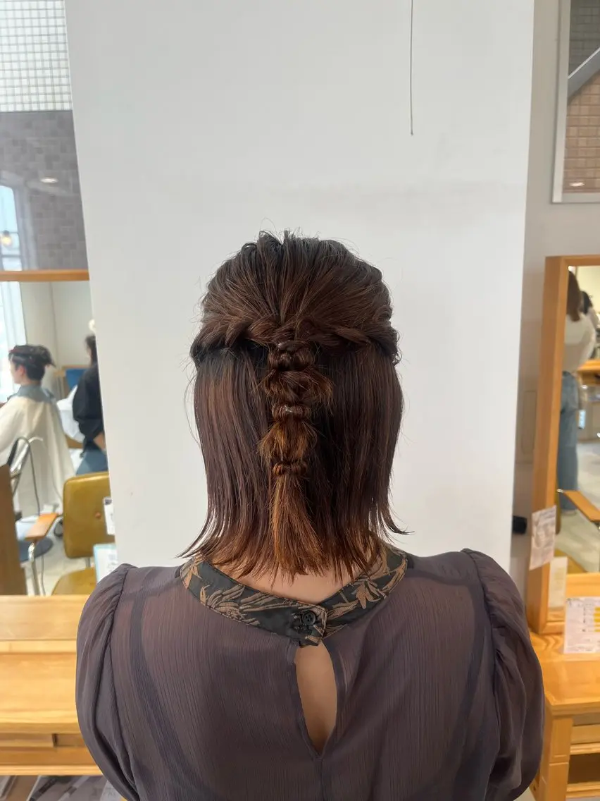 ヘアアレンジ ハーフアップ ヘアセット 和泉田 真白のヘアスタイル