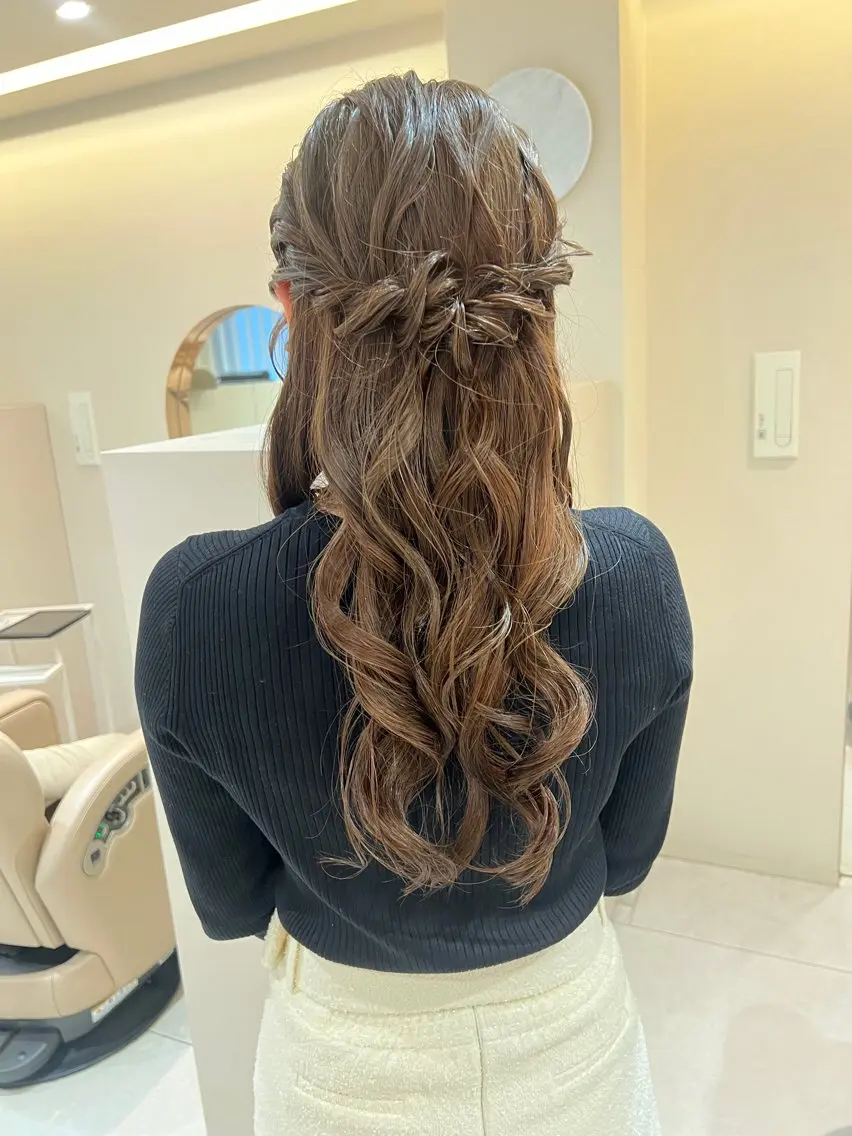 ロング ヘアアレンジ ハーフアップ ヘアセット THINK SHOP sakiのヘアスタイル