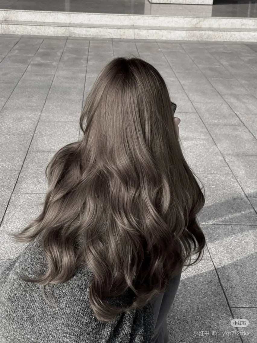 ロング カラー ヘアアレンジ ブリーチ ダブルカラー ヘアカラー トリートメント ヘッドスパ ヘアセット 💎韓国/ レイヤー カット/ 暖色🫧のヘアスタイル