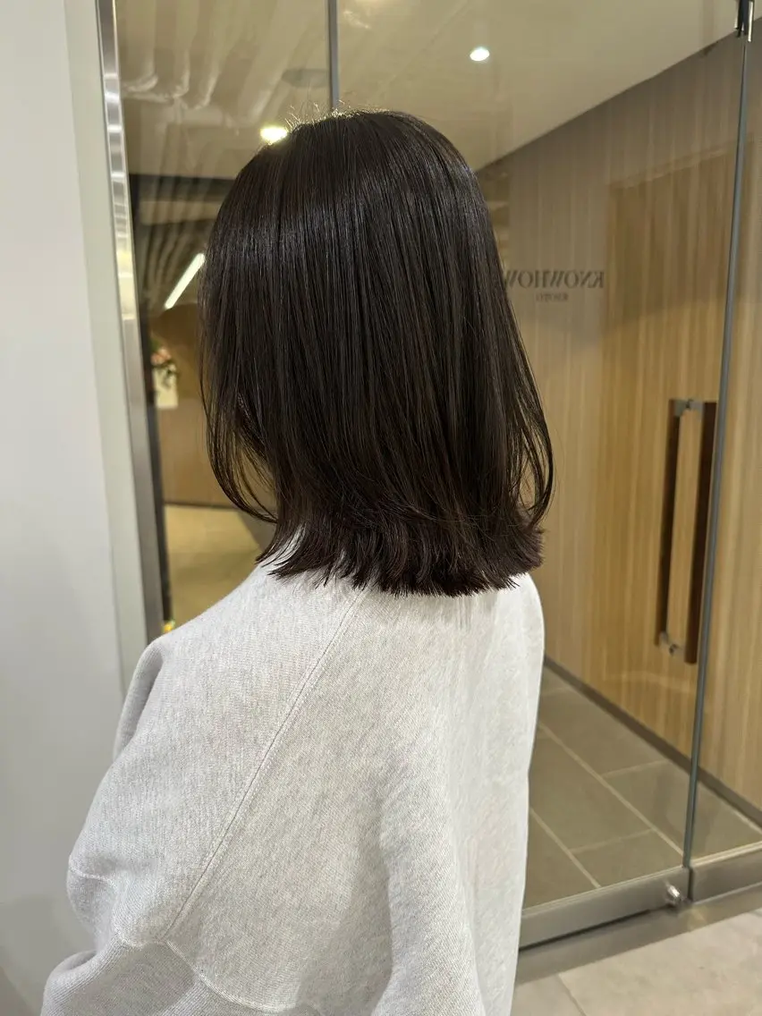 ミディアム レイヤーカット カット ヘアカラー アンニュイヘア/ 顔周りカット/Moeのヘアスタイル