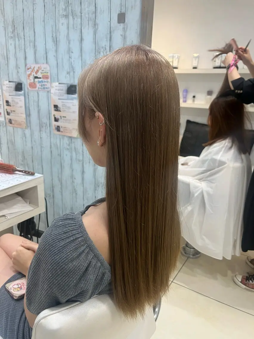 ロング カラー ベージュカラー ホワイトベージュ カット ヘアカラー 🤎ベージュカラー/ 髪質改善/山岸🤎のヘアスタイル