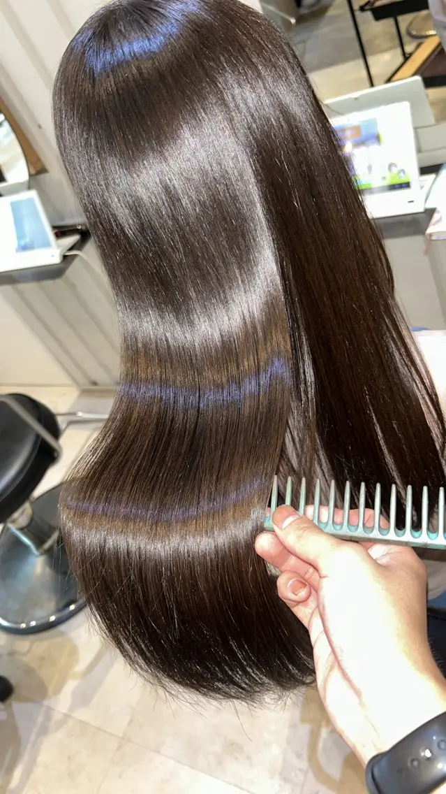 『ダメージレスで綺麗に✨️』似合わせカット✂️➕前処理ケア縮毛矯正➕ベーストリートメント🫧の写真