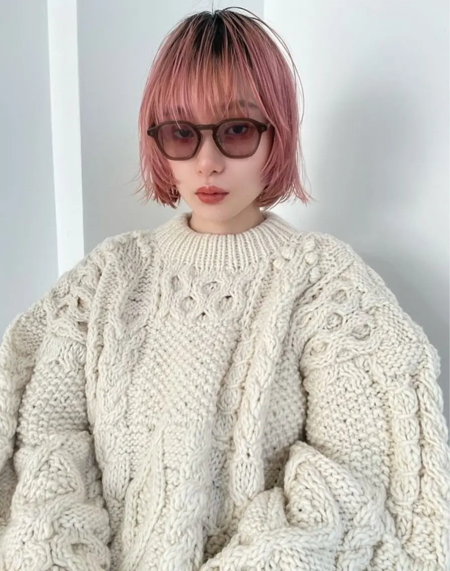 ショート カラー 胡子 凜のヘアスタイル