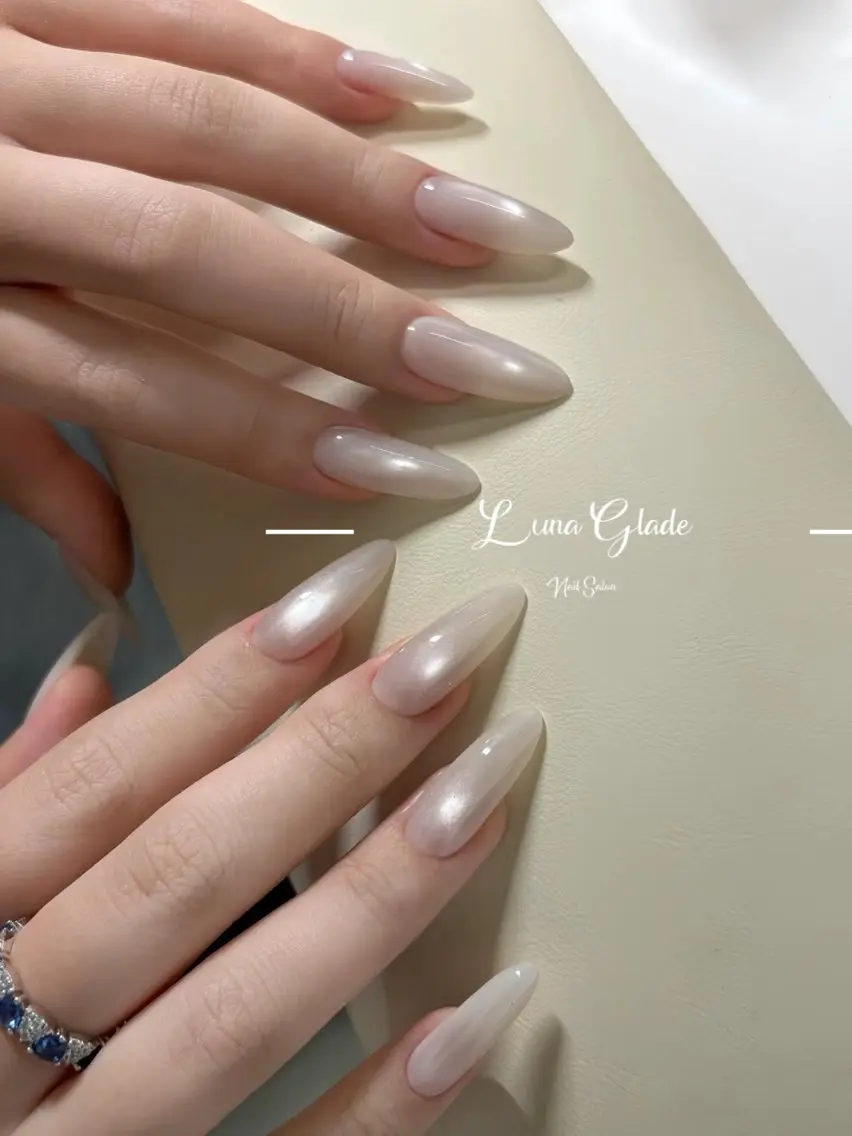 ロング カラー 韓国風ヘア ハンドネイル Luna Gladeのネイルデザイン