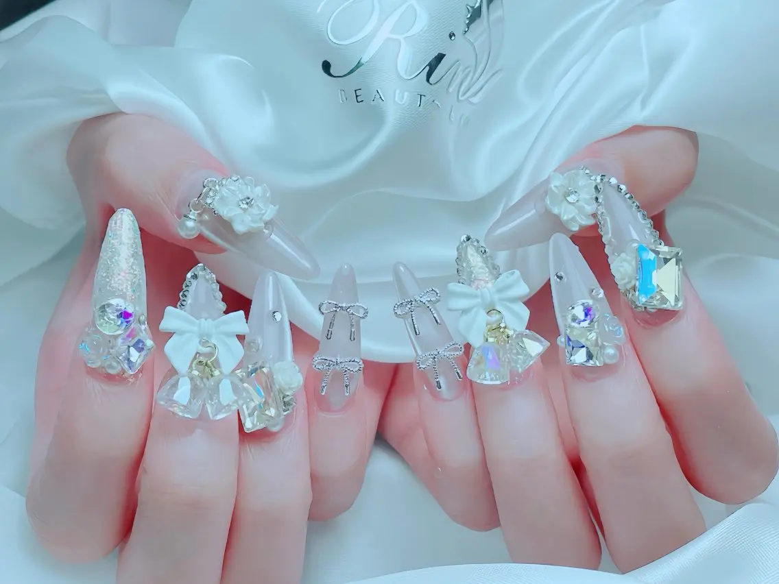 ネイル チークネイル フレンチネイル ラメ(グリッター) マグネットネイル ニュアンスネイル ハンドネイル Rin Nail 新大久保店のネイルデザイン