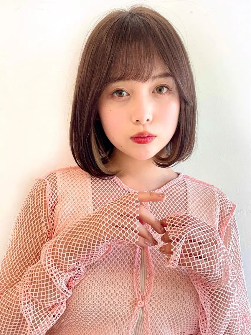 ミディアム 米澤 由衣のヘアスタイル