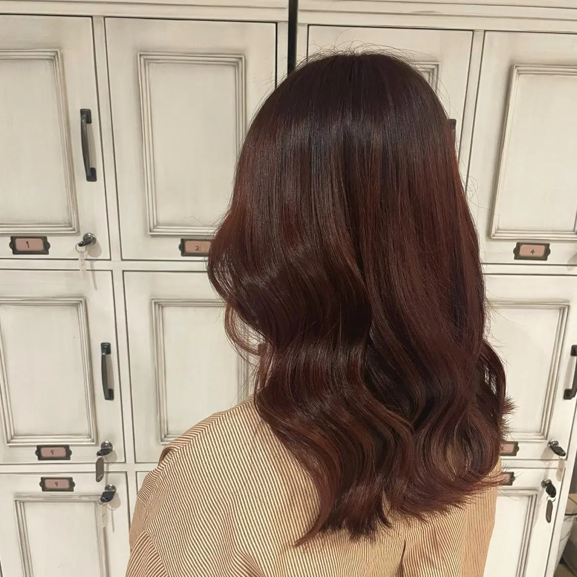 ミディアム カラー ブリーチ ボルドーカラー ブリーチなしカラー ヘアカラー トリートメント Hair Labo ASH  あみん♡のヘアスタイル