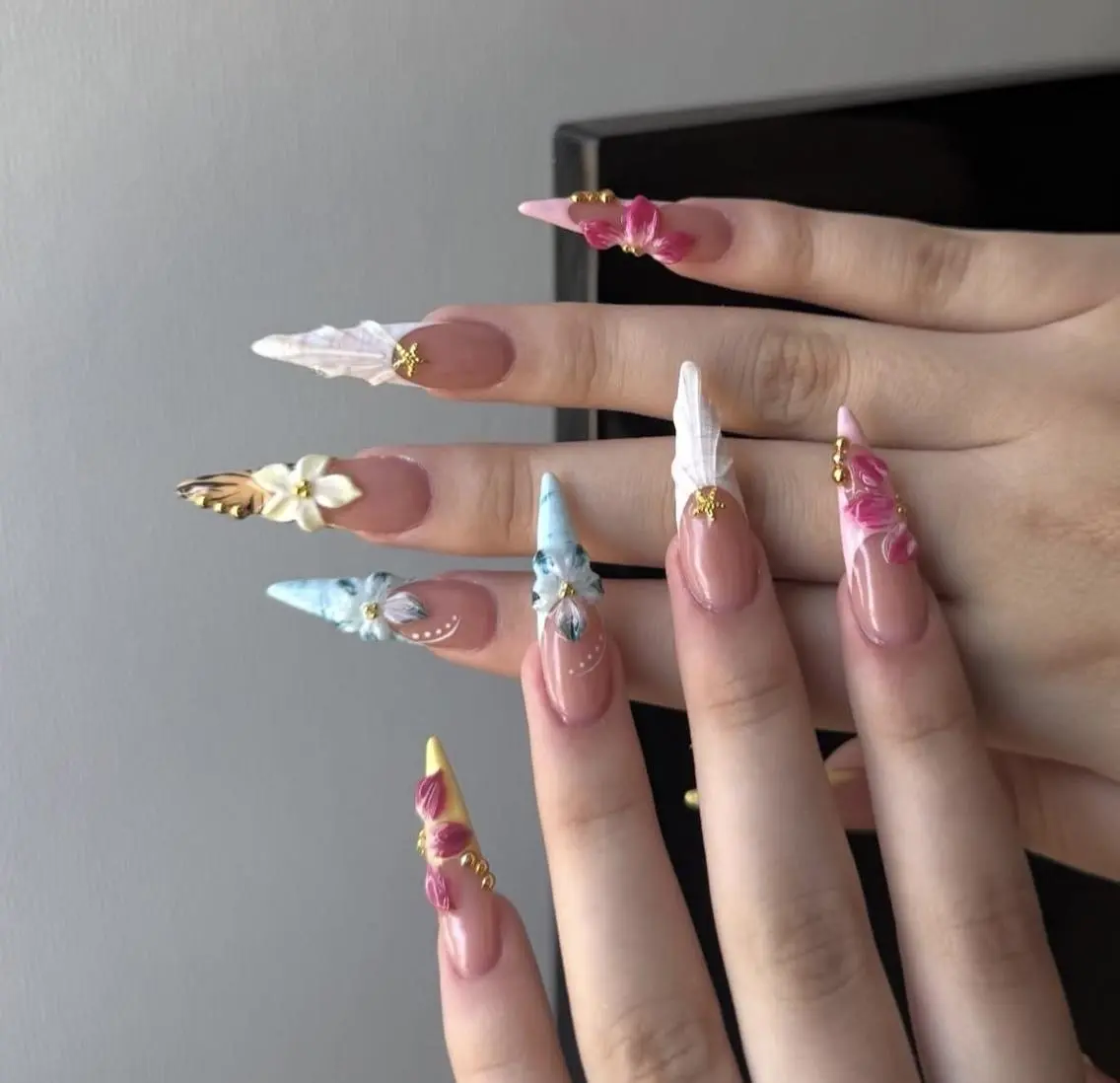 ネイル アートネイル 長さ出し フレンチネイル ジェルネイル ガーリー ハンドネイル Umee Nailのネイルデザイン