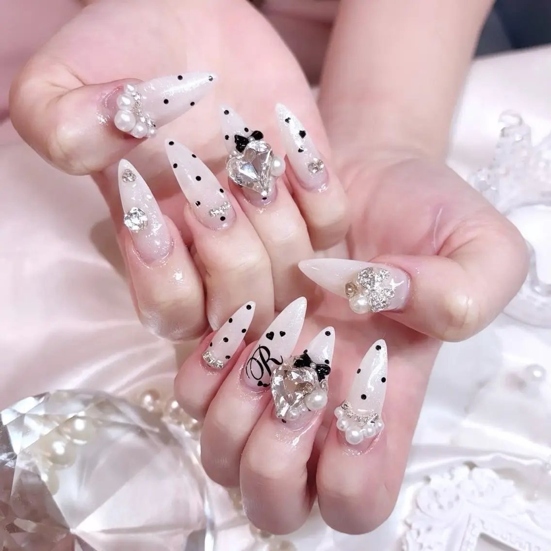 ネイル ジェルネイル 韓国ネイル 持ち込み シンプルネイル ワンホンネイル ハンドネイル 🎀Aura. Yurachanのネイルデザイン