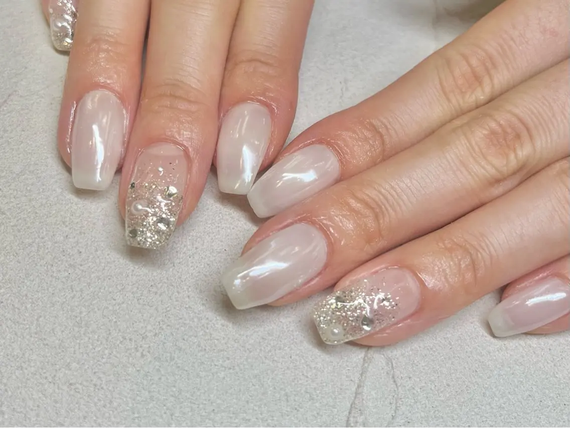 ネイル ミラーネイル ストーンネイル ホワイト scr nailのネイルデザイン