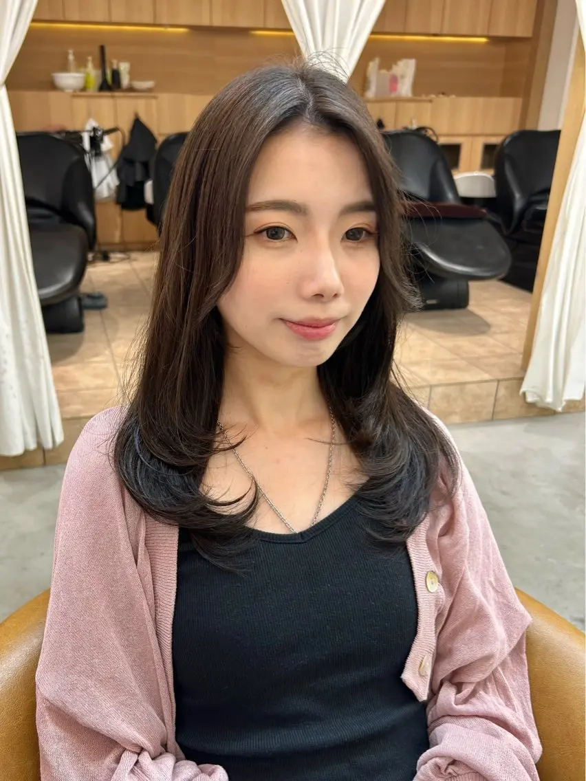 ロング カット ヘアカラー トリートメント 🩵縮毛矯正/ブリー チ/髪質改善/いつかのヘアスタイル