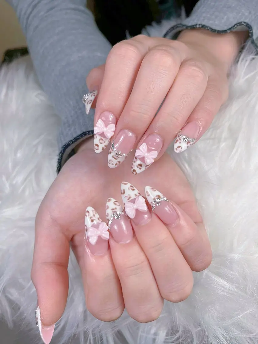 ネイル アートネイル オーロラネイル チークネイル 長さ出し フットネイル Miya _nailのネイルデザイン