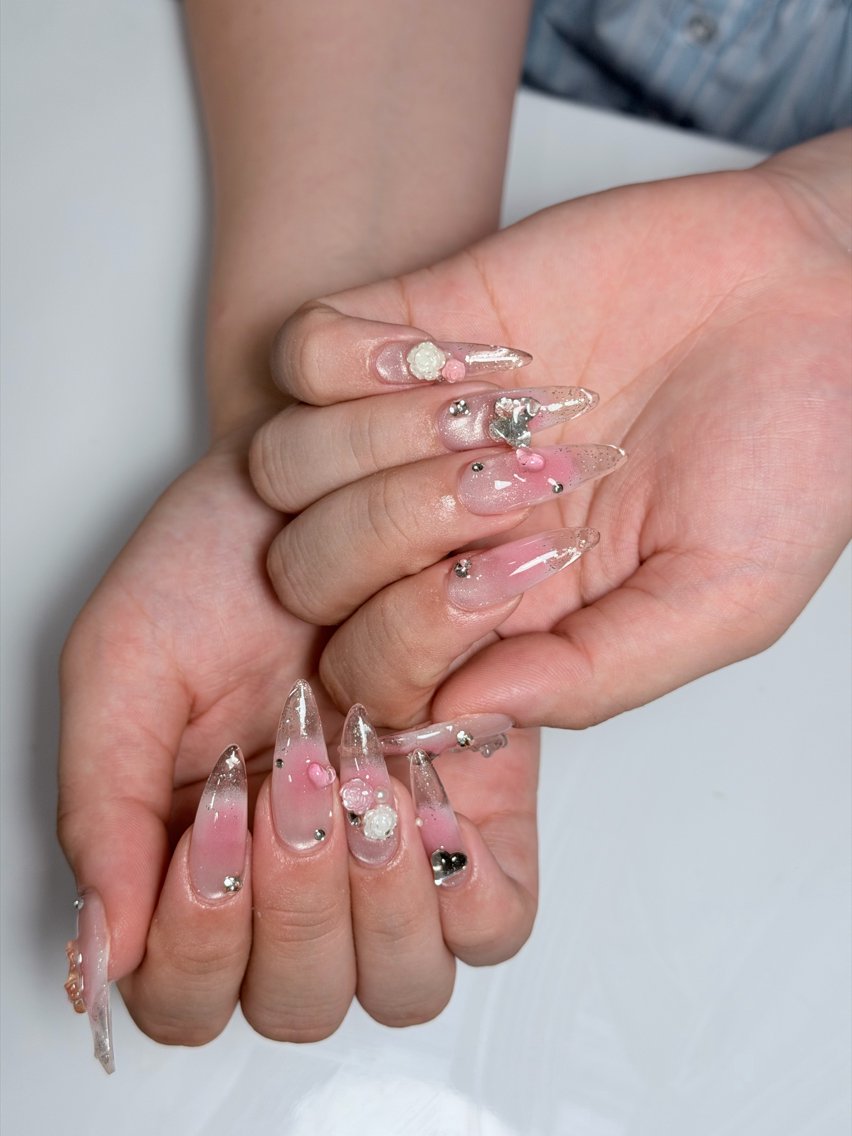 ネイル フットネイル フレンチネイル グラデーション 韓国ネイル ロングネイル ハンドネイル Miyabie' Nail Salonのネイルデザイン
