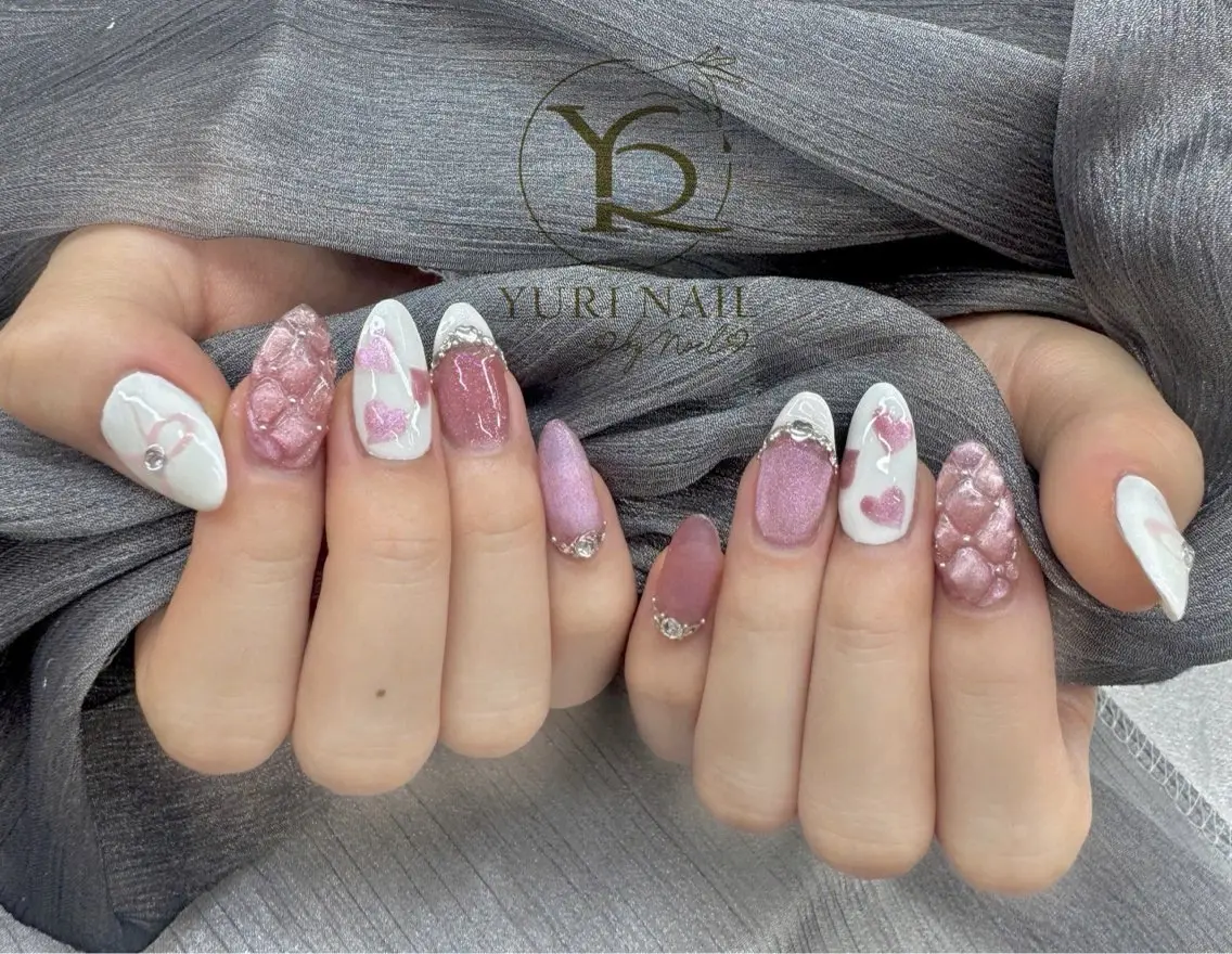 ネイル ハンドネイル フットネイル ハンドケア YURI Nail NARITAのネイルデザイン