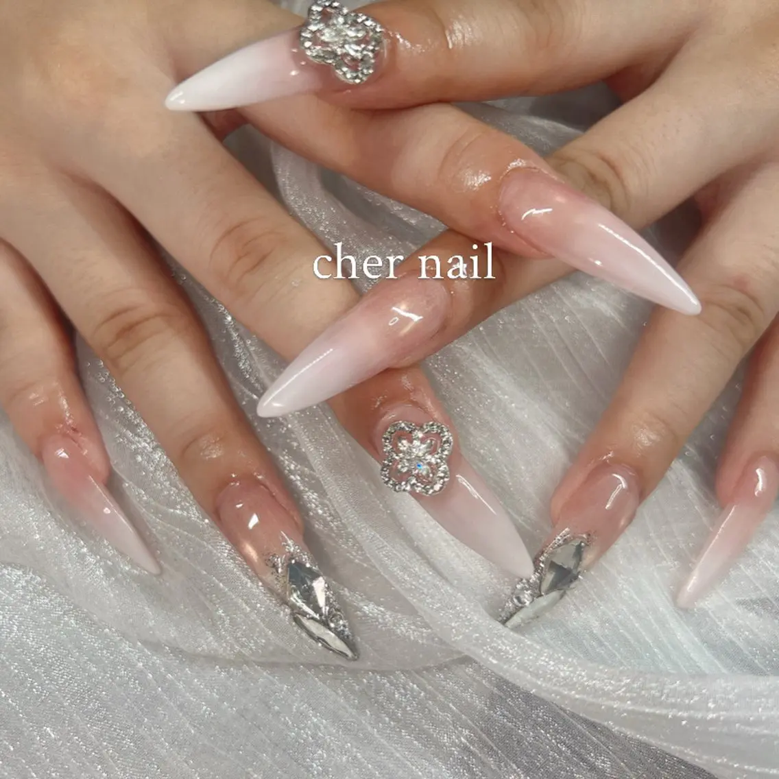 ネイル ハンドネイル cher loydのネイルデザイン