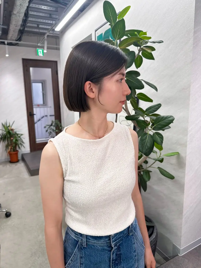 ショート カラー 黒髪 グレージュ ボブ tone/ AKANEのヘアスタイル