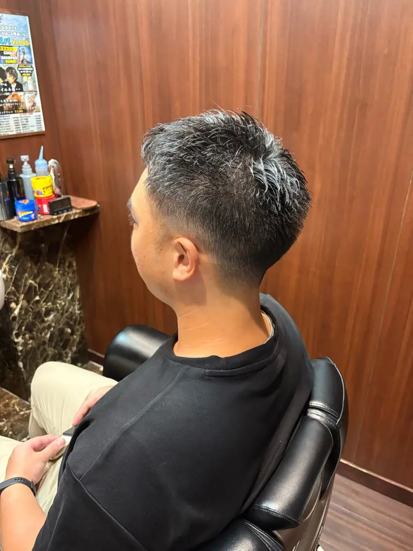 ショート メンズ フェードカット ショートヘア タカハシ ラクのヘアスタイル