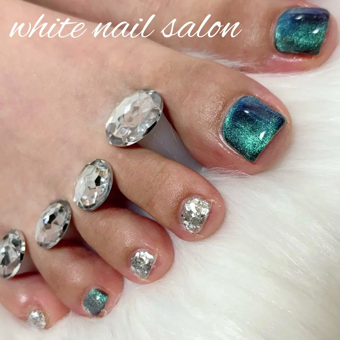 ネイル ホワイト フットネイル white nail salonのネイルデザイン