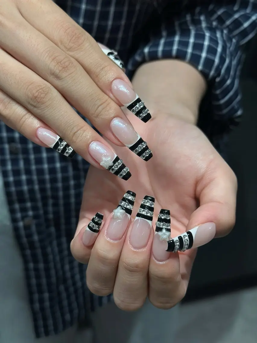 ネイル チークネイル ドット フレンチネイル グラデーション ハート ハンドネイル ハンドケア Eli Muse 新宿ネイルのネイルデザイン