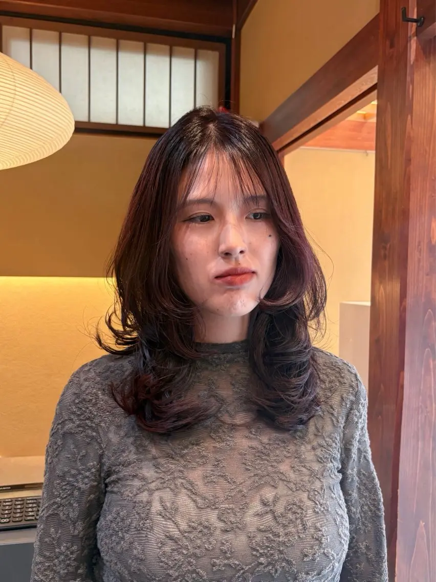 セミロング カラー ブラウンカラー 透明感カラー レッドカラー レッドブラウン レイヤーカット ヘアカラー saho ⟡.·のヘアスタイル