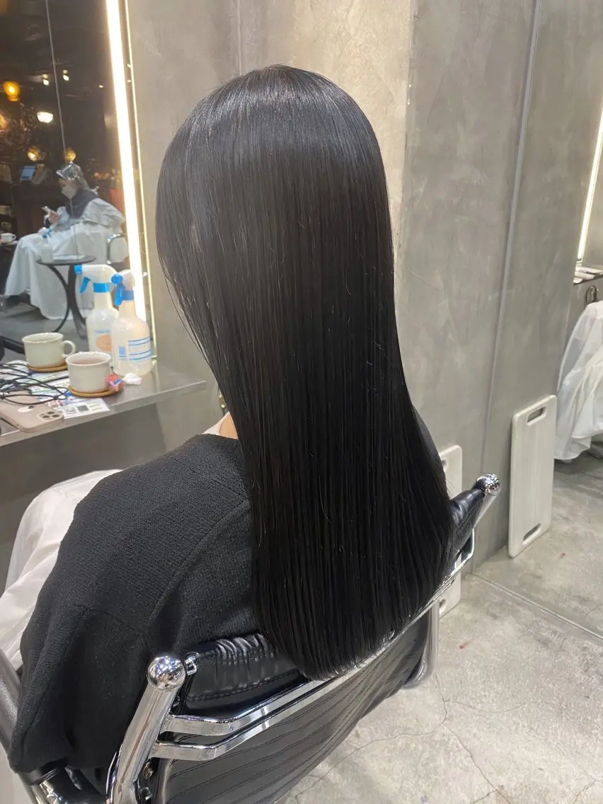 カラー 黒髪 ブルーカラー ブルーブラック カット ヘアカラー トリートメント 透明感カラー🌿 グレージュ🐺陽介のヘアスタイル