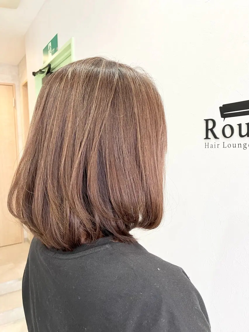 ミディアム カラー 須賀 知穂のヘアスタイル