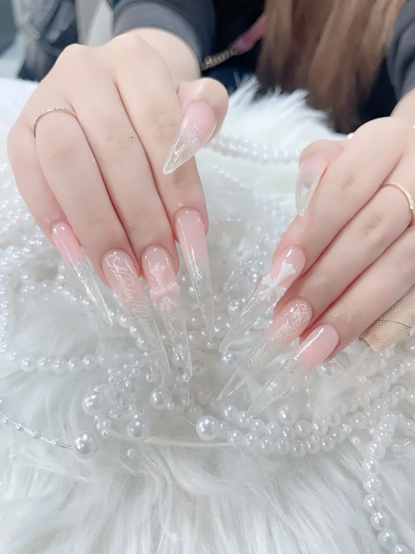 ネイル オーロラネイル チークネイル 桜ネイル クリアネイル ドット ハンドネイル Rin Nail Shinokuboのネイルデザイン