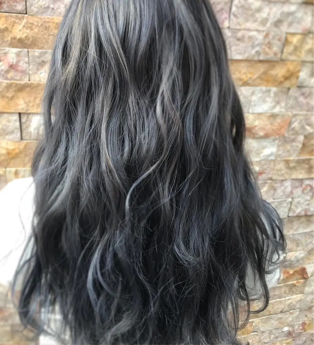 セミロング ハイライト ヘアカラー kazufumi ..のヘアスタイル