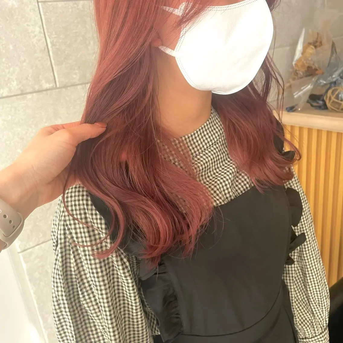 ロング カラー 🌈コテ巻き風パーマ LOHASせいな🌈のヘアスタイル