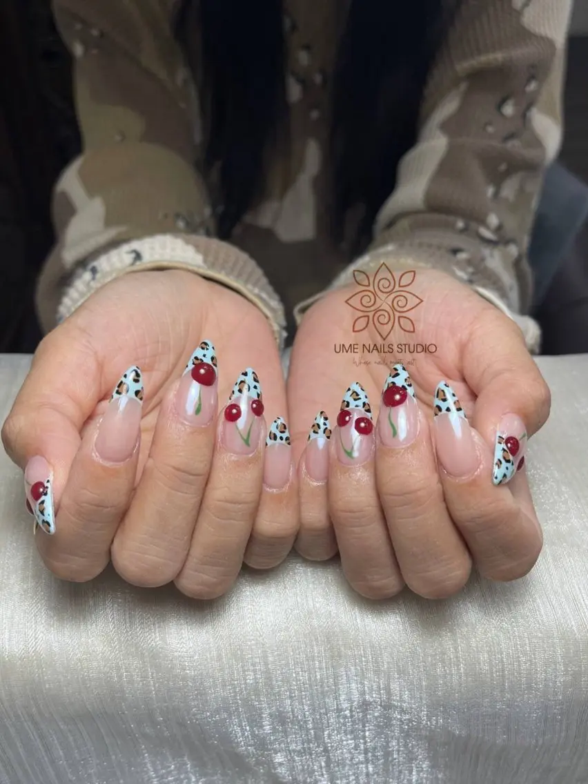 ネイル チークネイル クリアネイル ガーリー キラキラネイル 韓国ネイル Ume Nail Studioのネイルデザイン