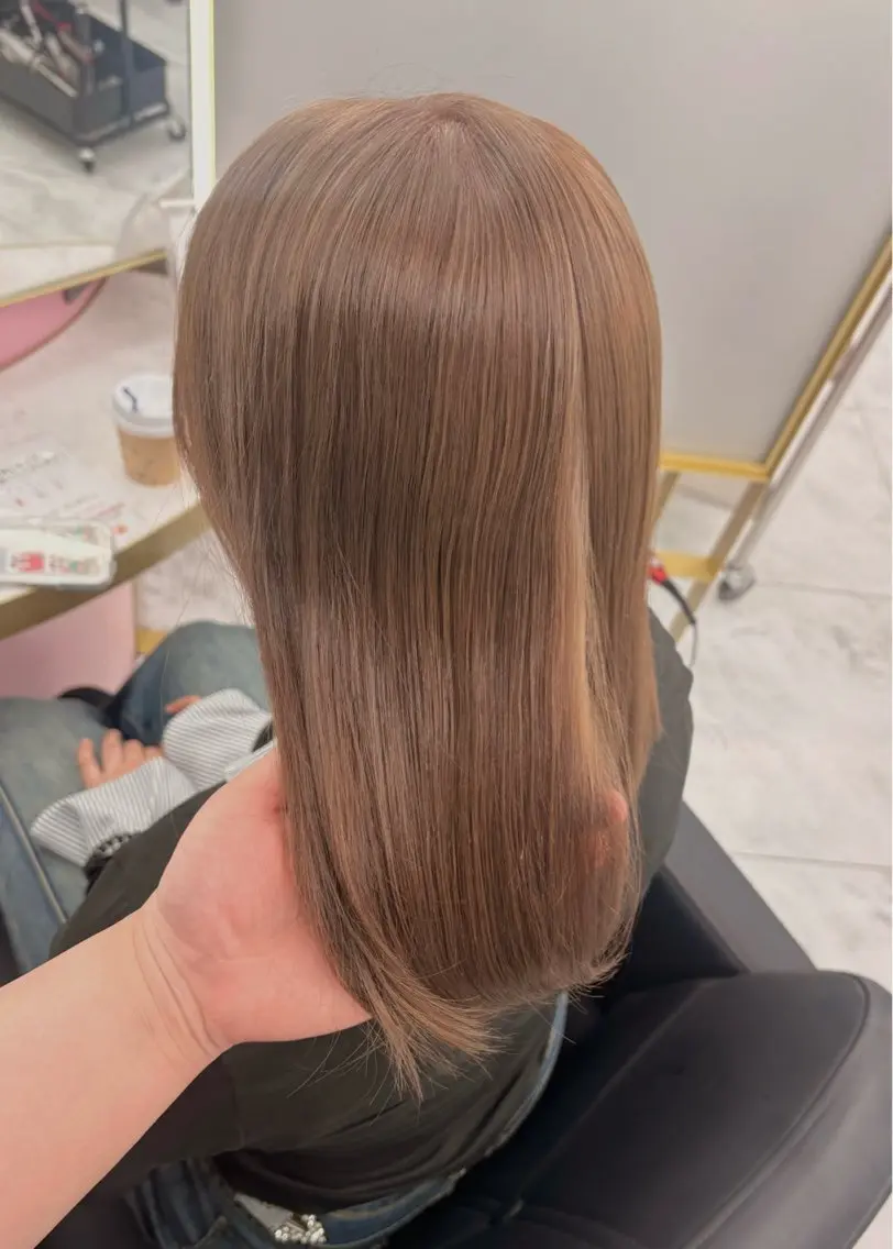 ロング カラー ベージュカラー ヘアカラー トリートメント 中山 ちかのヘアスタイル