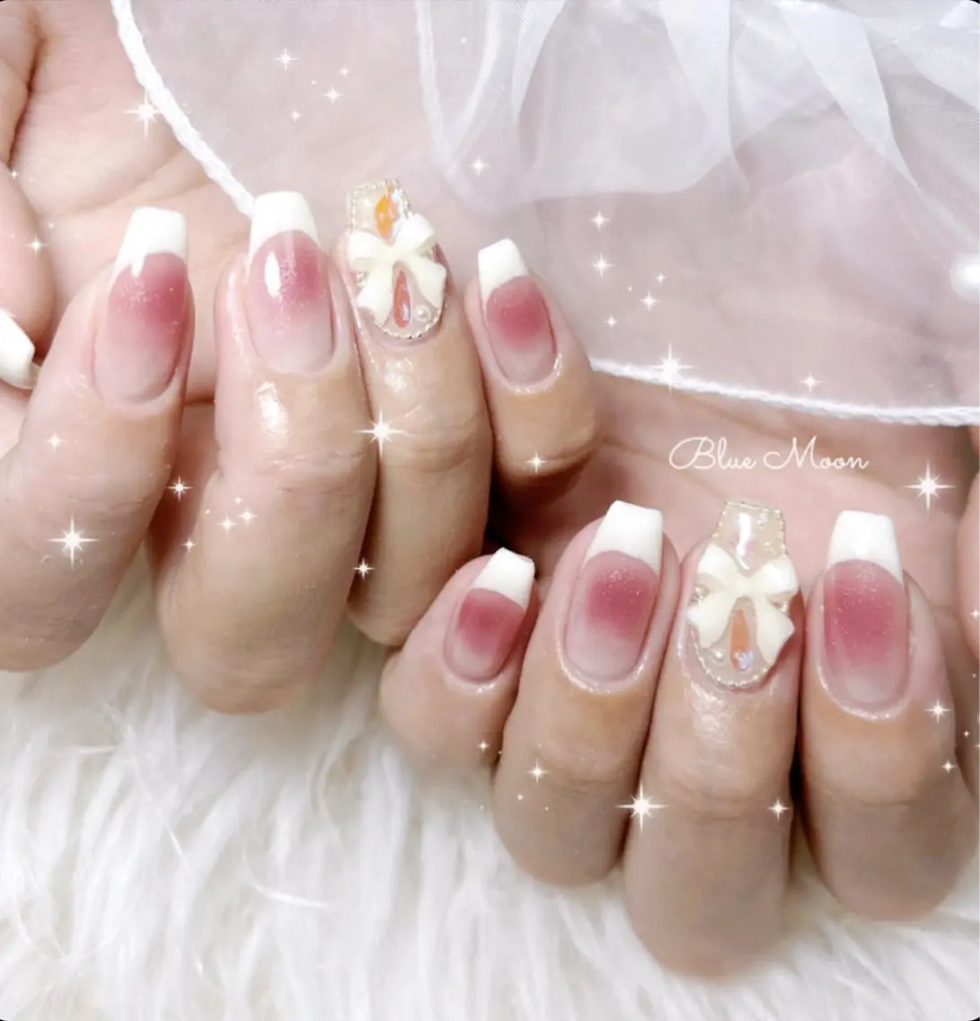 ネイル オーロラネイル リボン ハンドネイル フットネイル ハンドケア nail salon Blue Moonのネイルデザイン