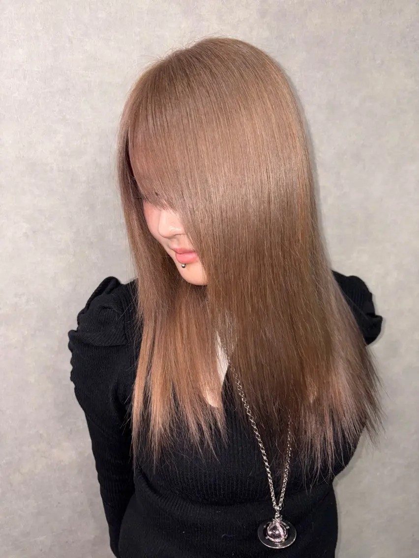 ロング カラー がわ/ハイレイヤー /ハイトーンカラーのヘアスタイル