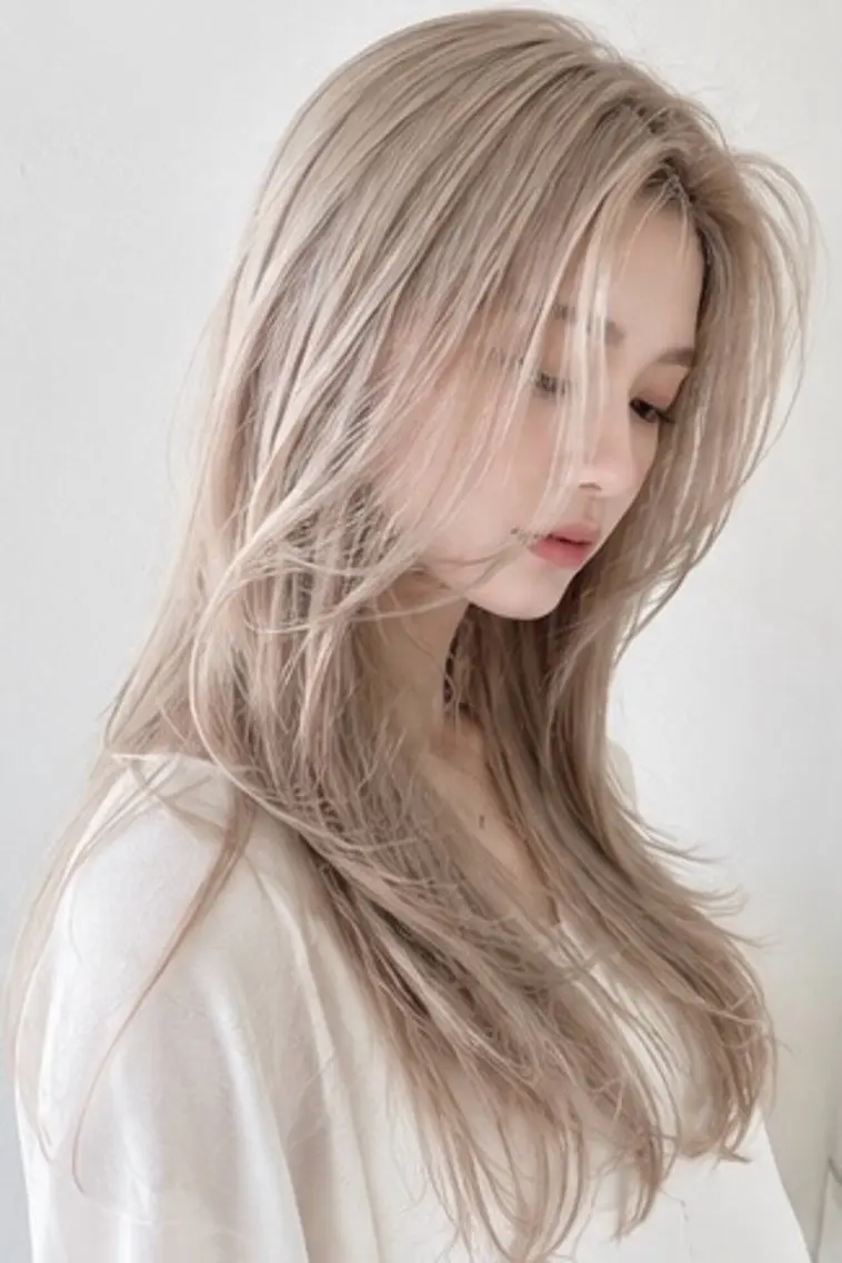 ロング カラー ダブルカラー ハイトーンカラー ヘアカラー MIO🍎ハイトーン /透明感カラーのヘアスタイル