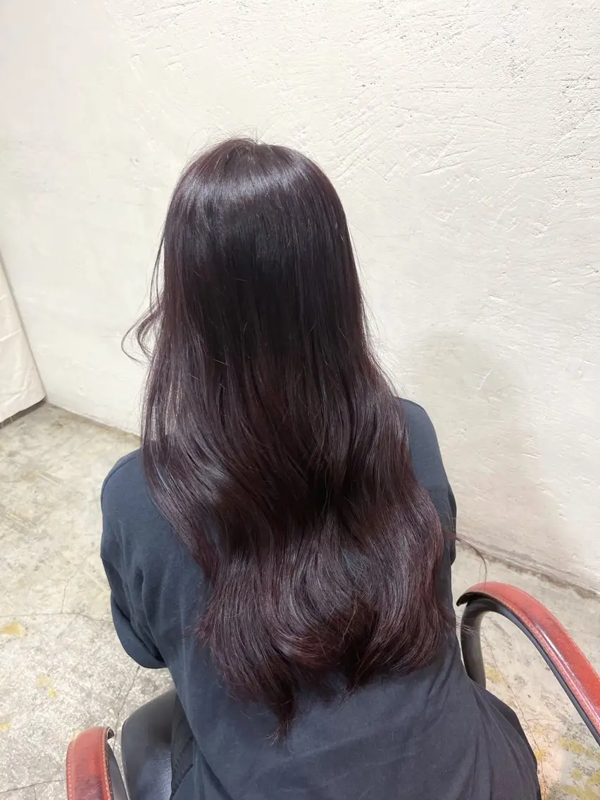 ロング カラー hinaru ．のヘアスタイル