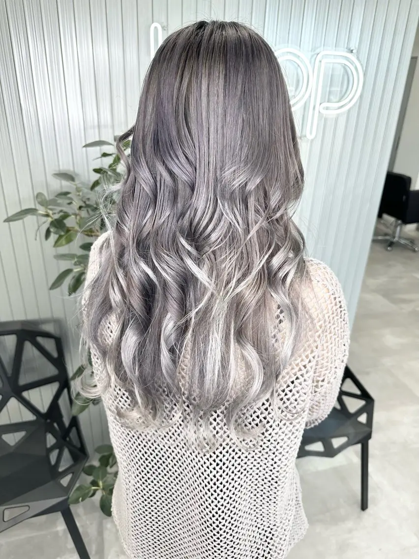 ロング カラー LOOP hairのヘアスタイル