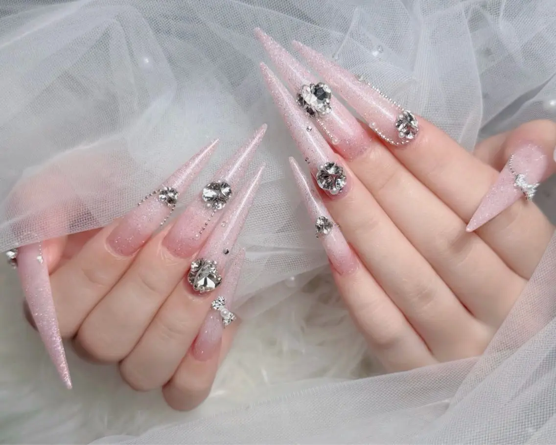 ネイル LUMI NAILのネイルデザイン