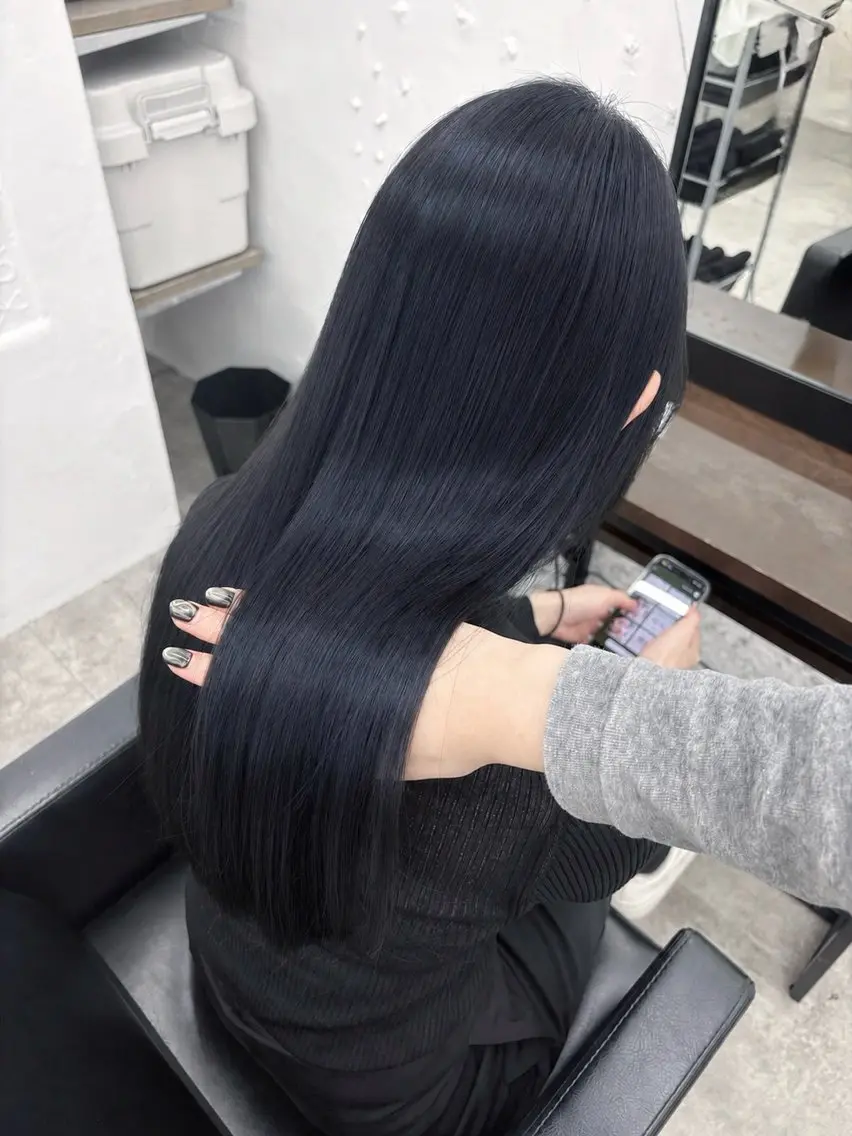 ロング カラー ヘアカラー トリートメント 🫧寒色カラー/透明 感ブラック/Risaのヘアスタイル