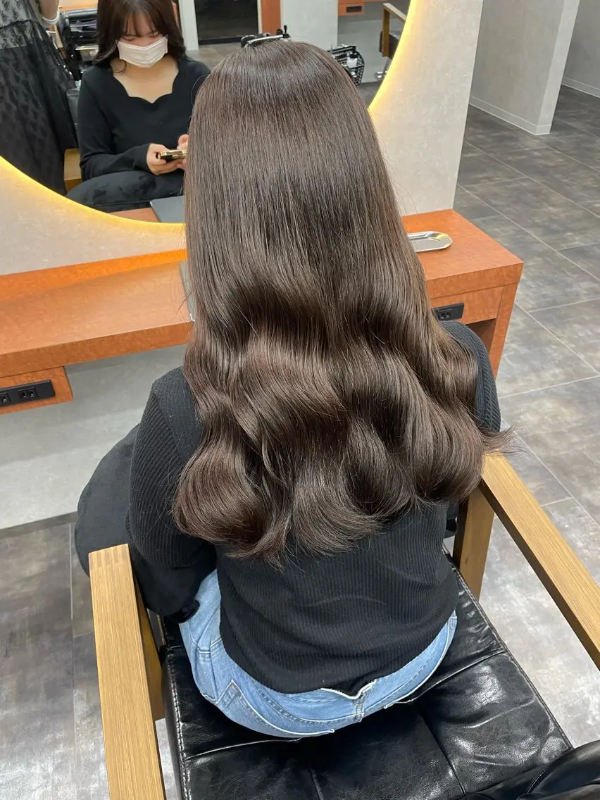 セミロング 佐藤 菜穂のヘアスタイル