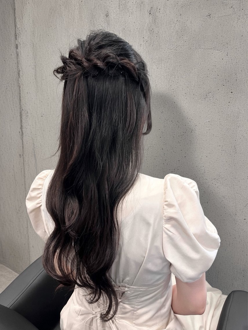 ロング ヘアアレンジ ハーフアップ 結婚式・ブライダル AOI 🎀のヘアスタイル